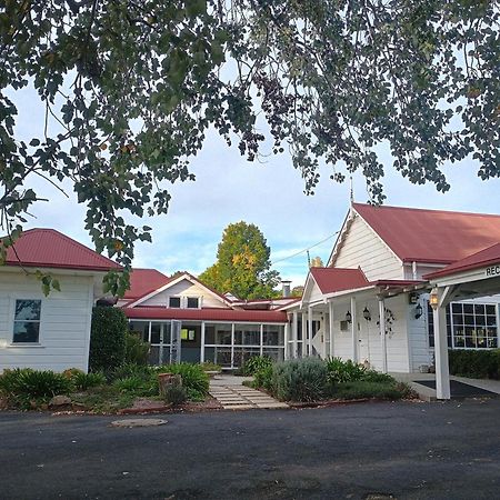 Moore Park Inn آرميدال المظهر الخارجي الصورة