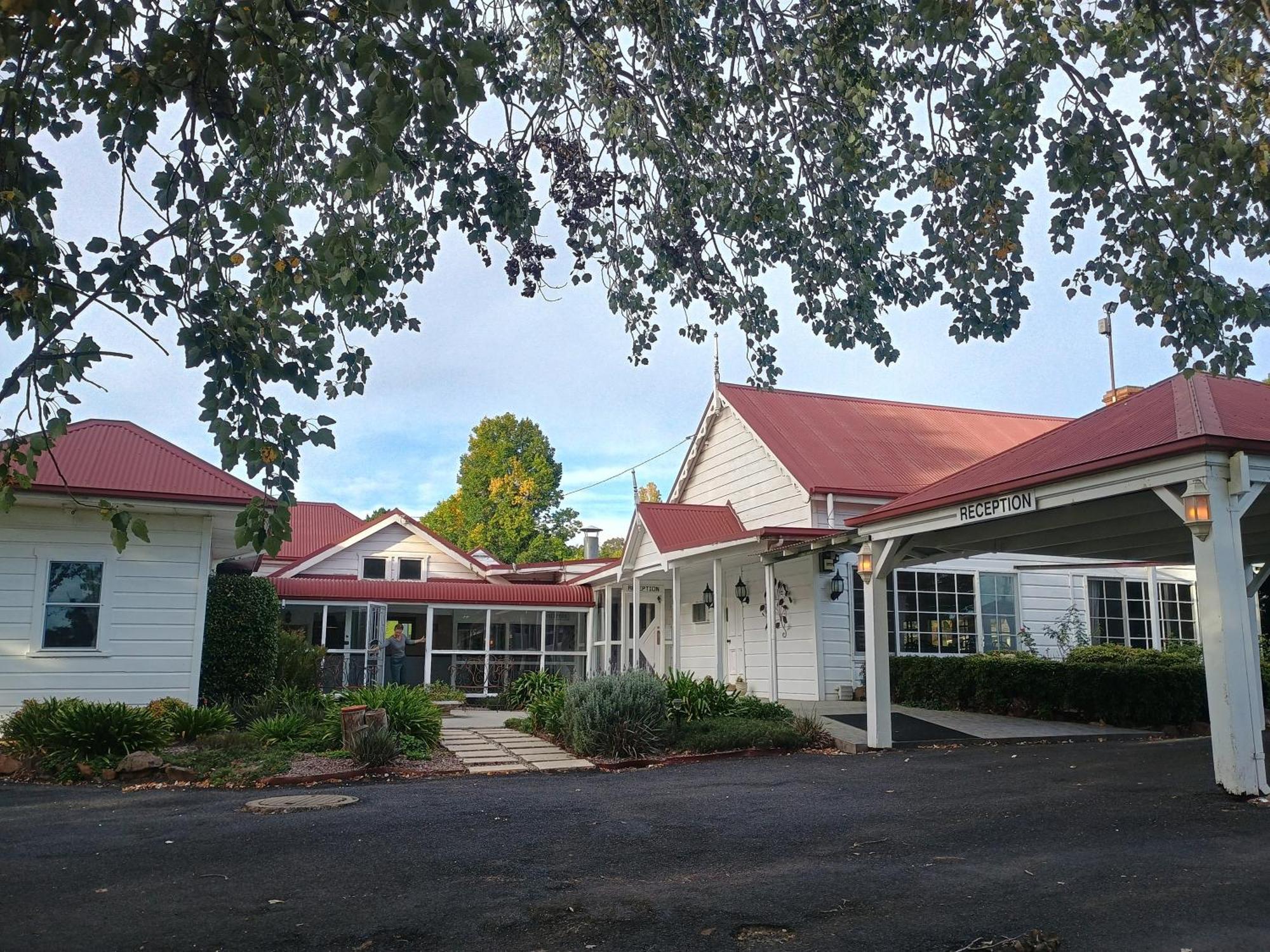 Moore Park Inn آرميدال المظهر الخارجي الصورة