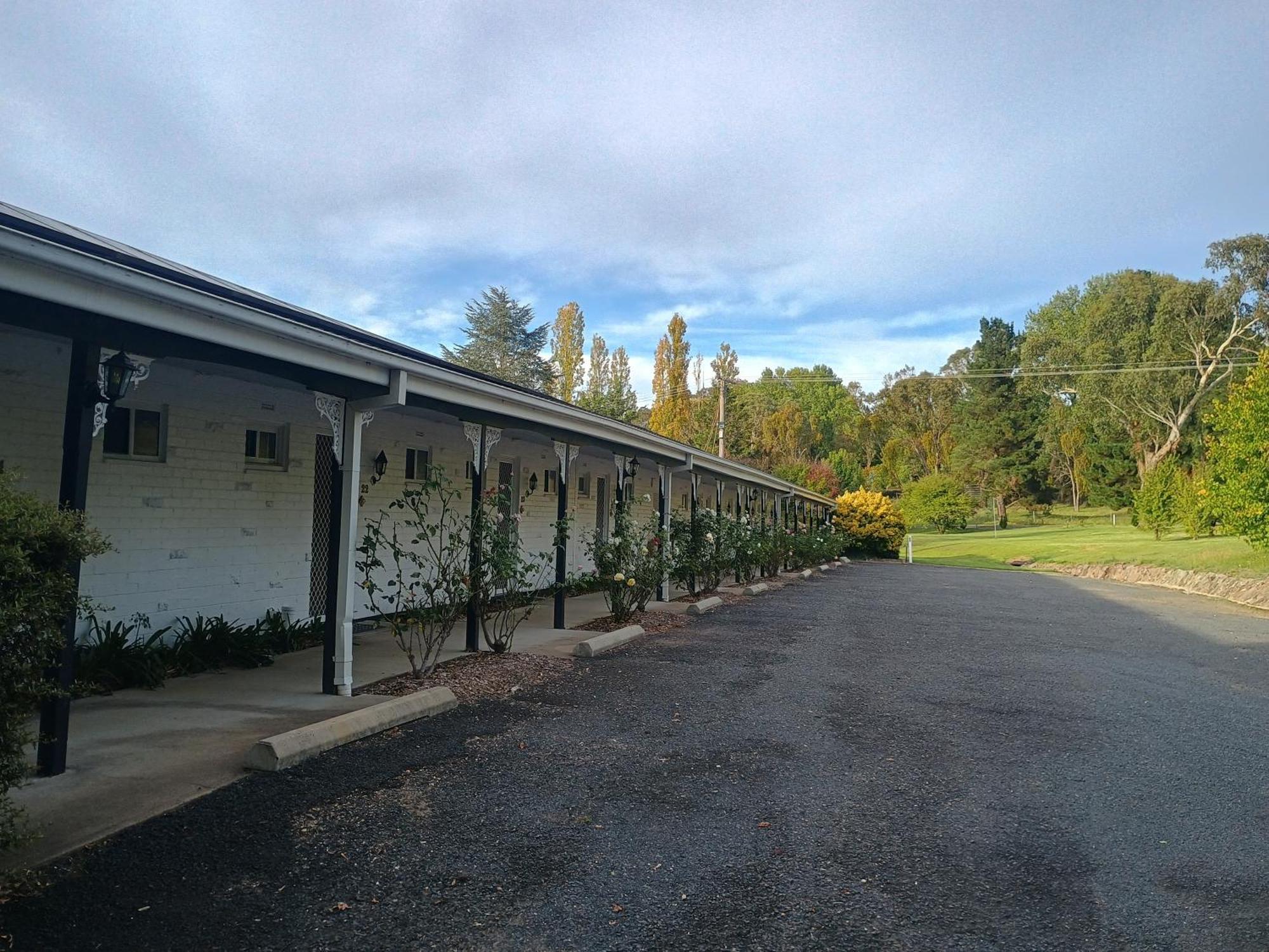 Moore Park Inn آرميدال المظهر الخارجي الصورة